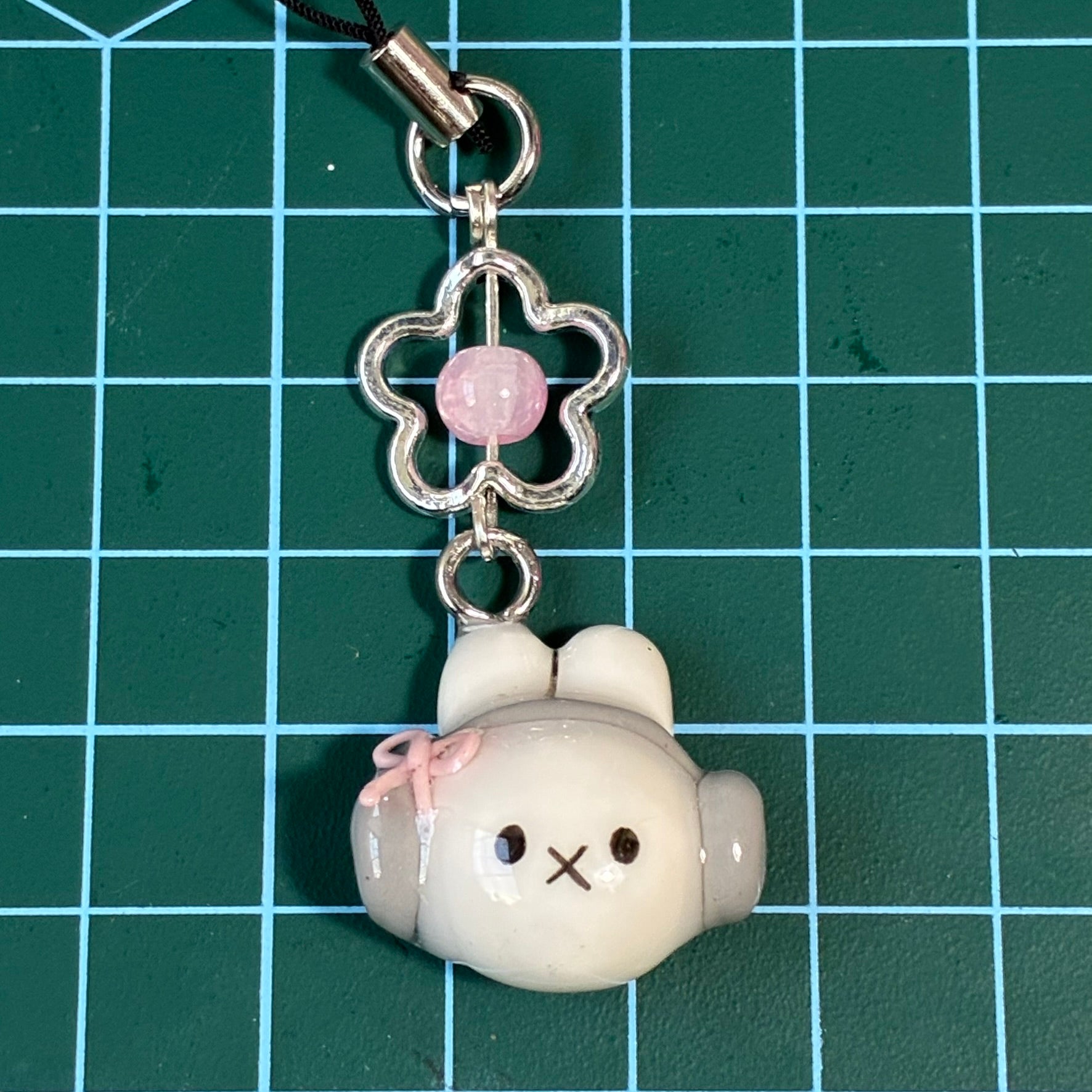 colgante miffy audífonos
